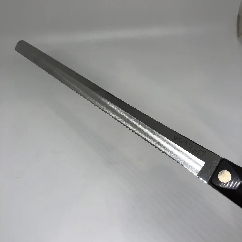 CUTCO 1724 KR SERRATED BREAD KNIFE Black Handle Made in USA 15.5 Inch Vintage - Picture 6 of 7